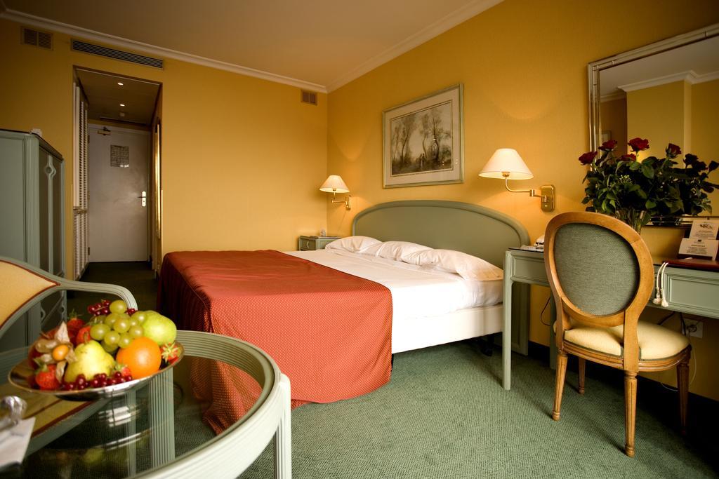 Vista Palace Hotel&Beach Resort - Monte Carlo View Roquebrune-Cap-Martin Rom bilde